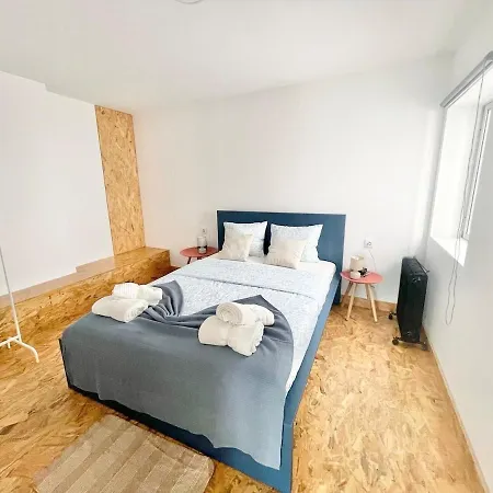 Casa Beira Mar Steps From The In Apartament Nazaré