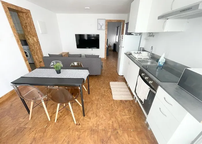 Casa Beira Mar Steps From The In Nazaré